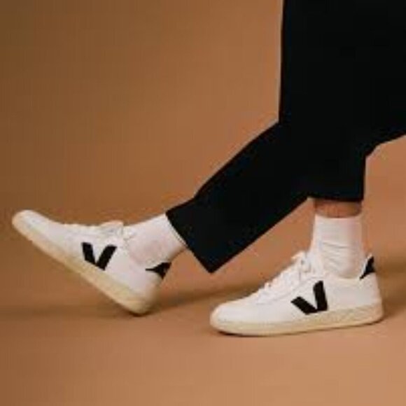 Veja Women's White and Black Sneakers Women Size 7 - Picture 2 of 10